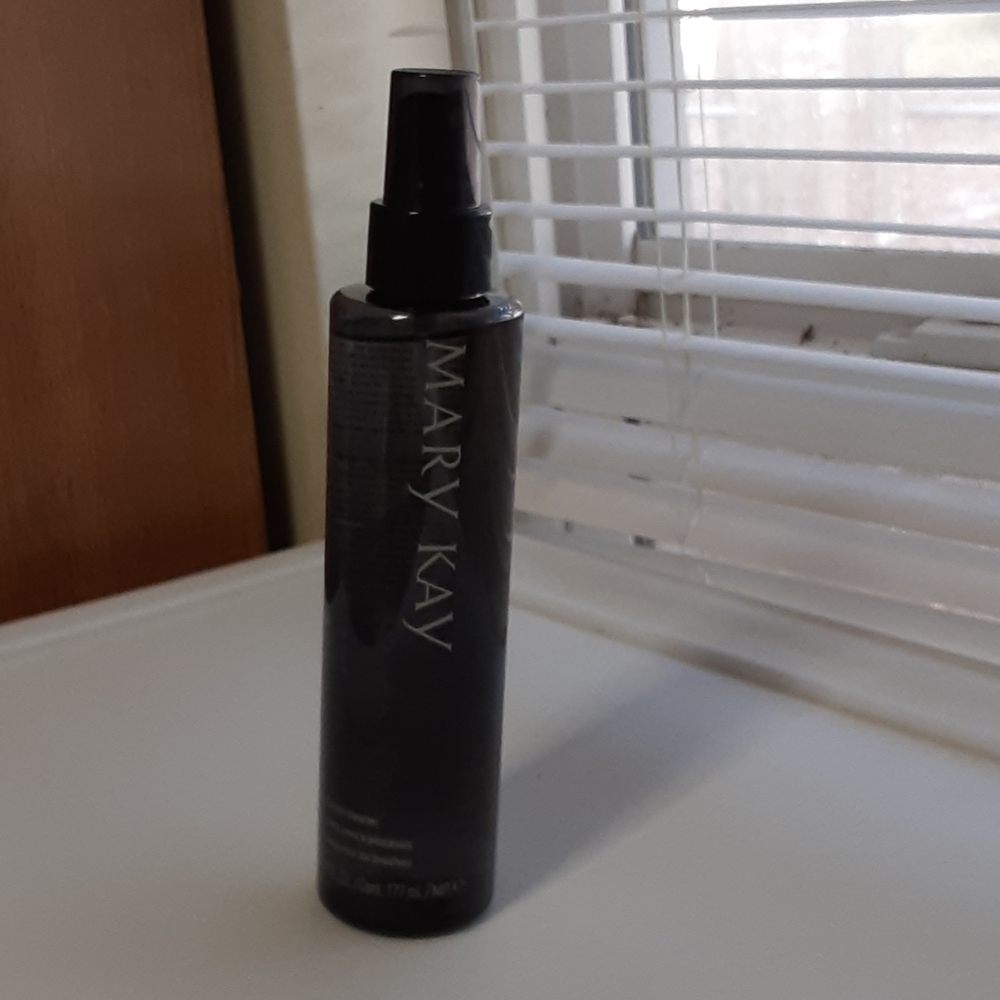 Mary Kay brush cleaner